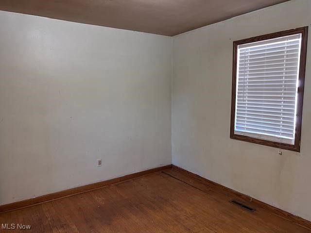 135 DuPont Circle, Washington, WV 26181