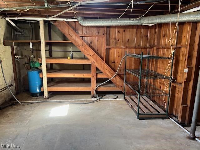 135 DuPont Circle, Washington, WV 26181