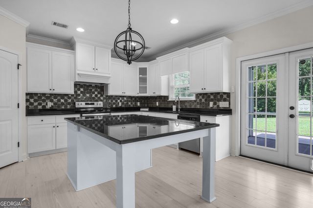 180 Kerry Drive, Richmond Hill, GA 31324