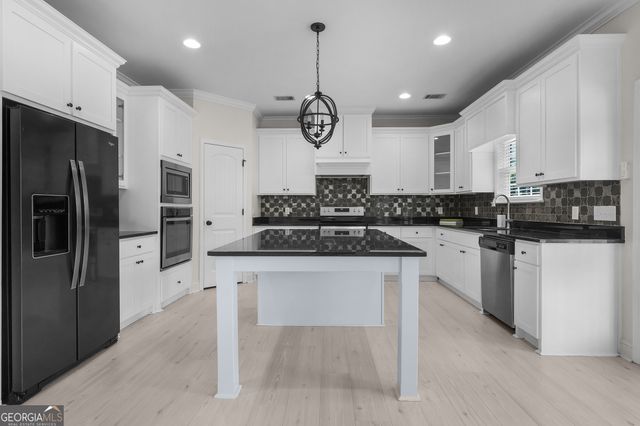 180 Kerry Drive, Richmond Hill, GA 31324