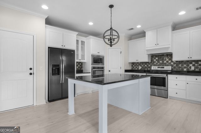 180 Kerry Drive, Richmond Hill, GA 31324