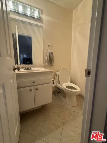 914 Lincoln Boulevard 106, Santa Monica, CA 90403