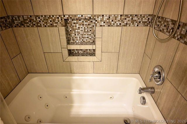 1071 E 138th Street, Glenpool, OK 74033
