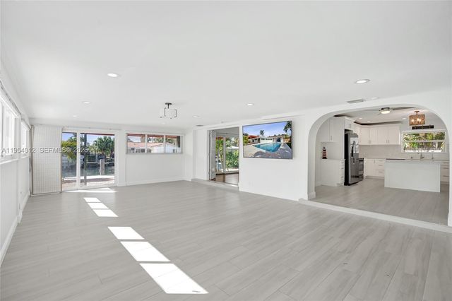 2724 NE 10th St, Pompano Beach, FL 33062