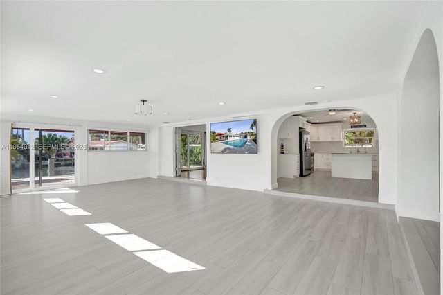 2724 NE 10th St, Pompano Beach, FL 33062