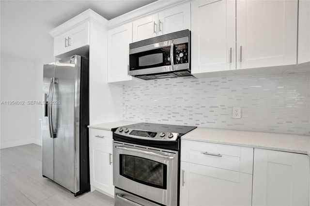 2724 NE 10th St, Pompano Beach, FL 33062