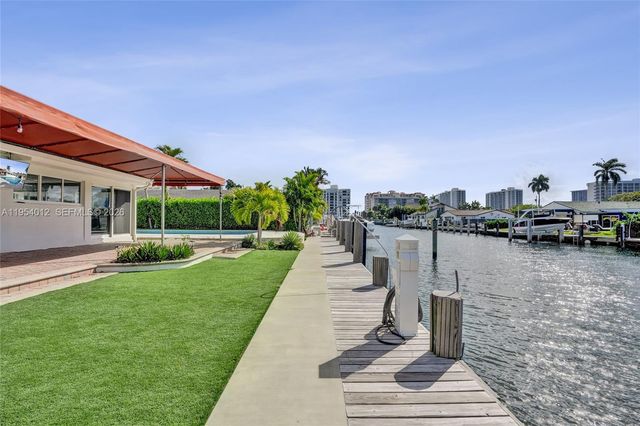 2724 NE 10th St, Pompano Beach, FL 33062