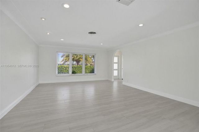 2724 NE 10th St, Pompano Beach, FL 33062