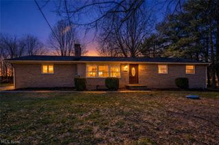 6814 Skylane Street NW, North Canton, OH 44720