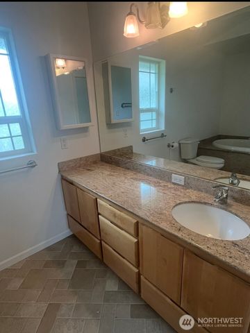 880 N Minstrel Road, Sequim, WA 98382