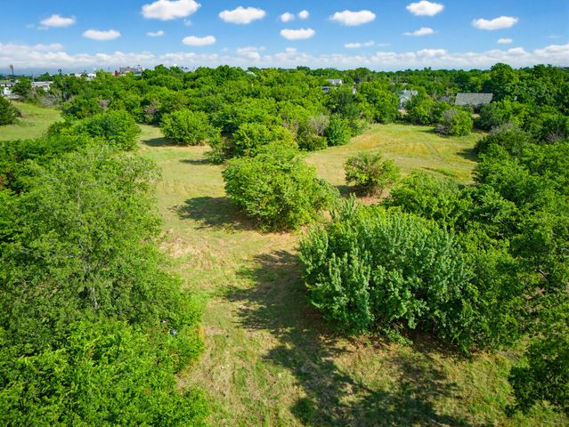 1300 S Trenchard Street, Decatur, TX 76234