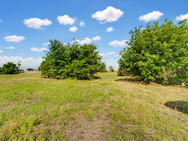 1300 S Trenchard Street, Decatur, TX 76234