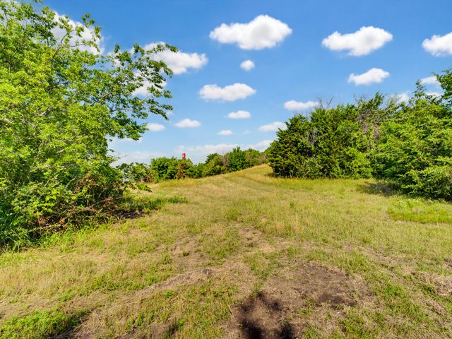 1300 S Trenchard Street, Decatur, TX 76234