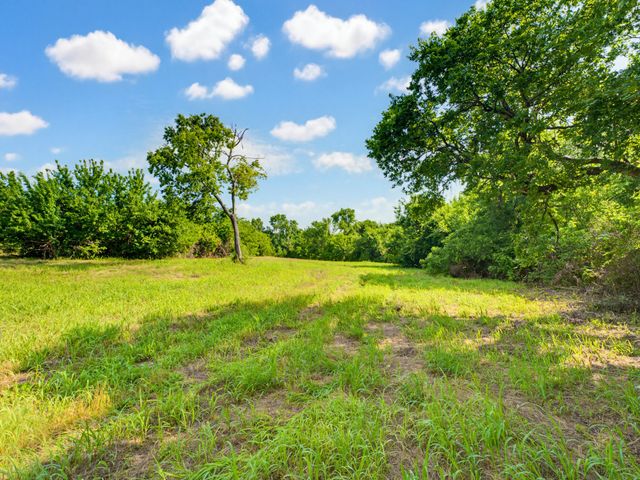 1300 S Trenchard Street, Decatur, TX 76234
