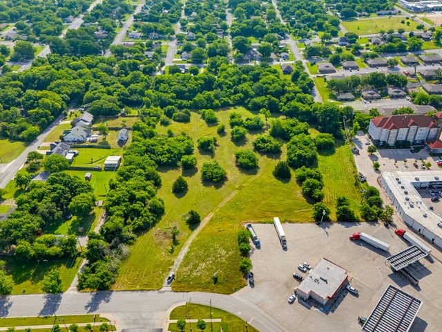 1300 S Trenchard Street, Decatur, TX 76234