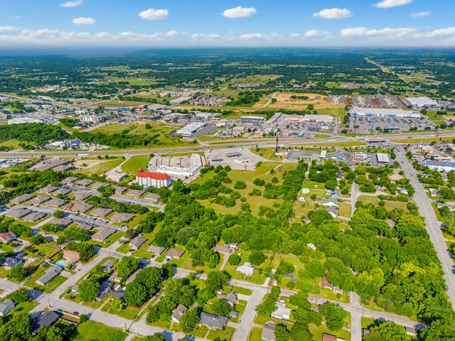 1300 S Trenchard Street, Decatur, TX 76234