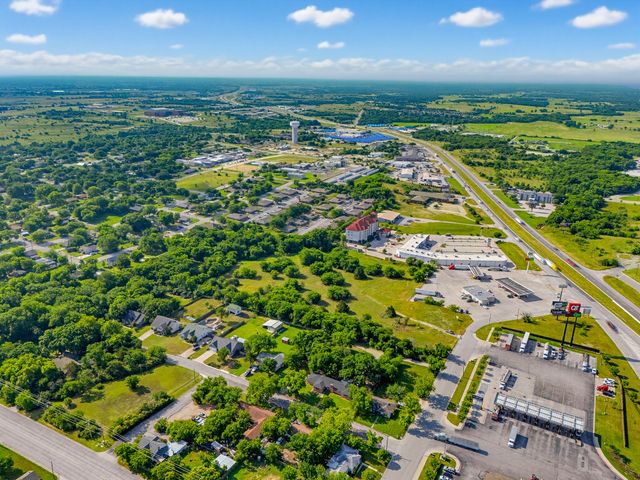 1300 S Trenchard Street, Decatur, TX 76234