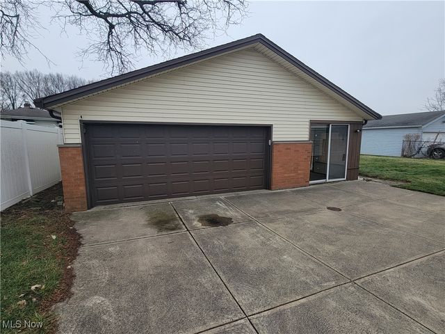 6213 Siegler Drive, Brook Park, OH 44142