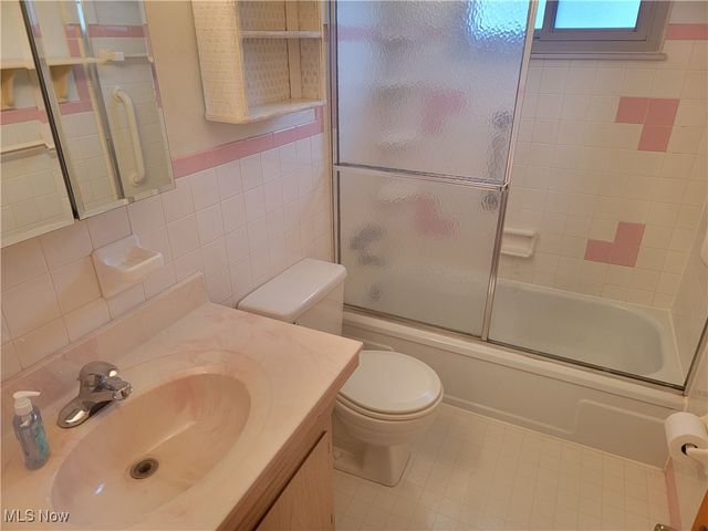 6213 Siegler Drive, Brook Park, OH 44142