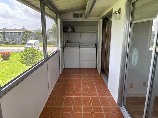 652 Flanders N, Delray Beach, FL 33484