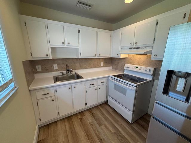 652 Flanders N, Delray Beach, FL 33484