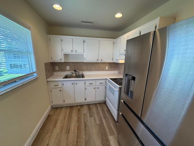 652 Flanders N, Delray Beach, FL 33484