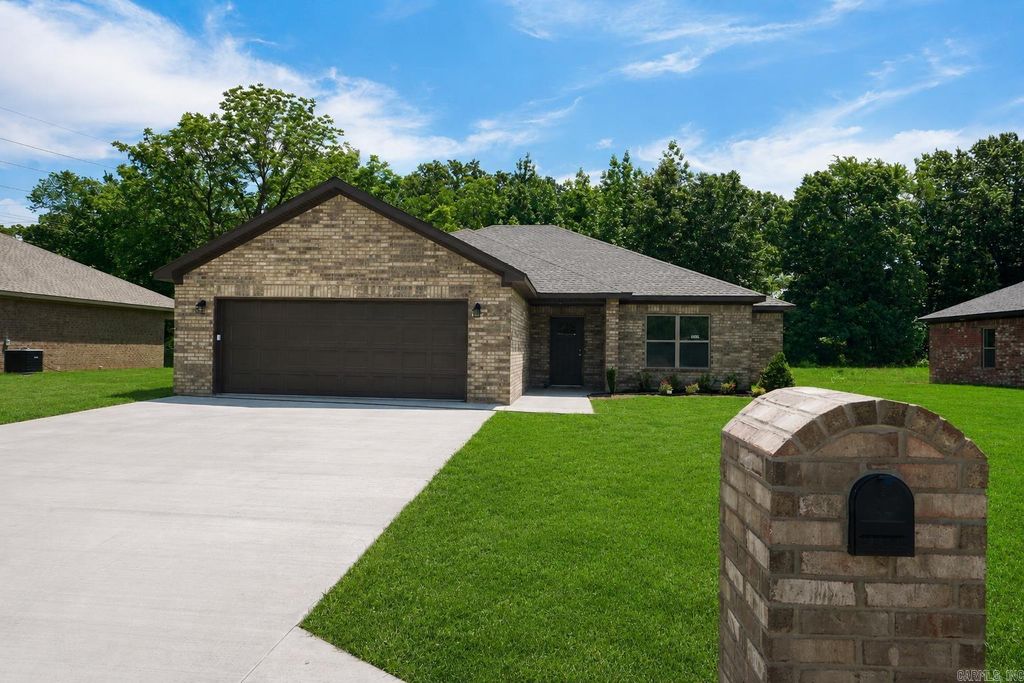 5402 Lotus St., Jonesboro, AR 72404