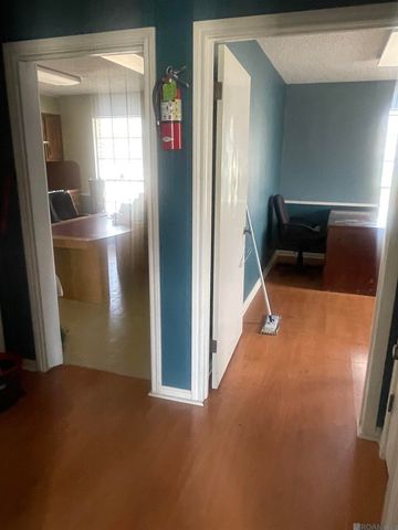 3213 Monterrey Dr, Baton Rouge, LA 70814