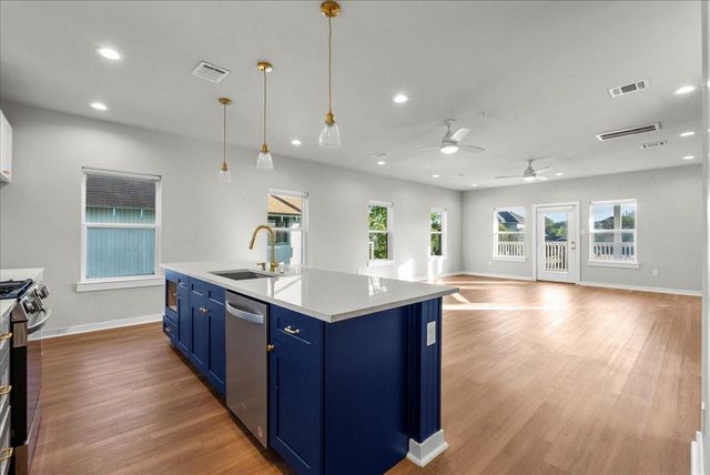 101 Grove Street, La Porte, TX 77571