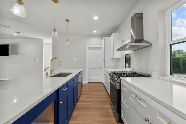 101 Grove Street, La Porte, TX 77571