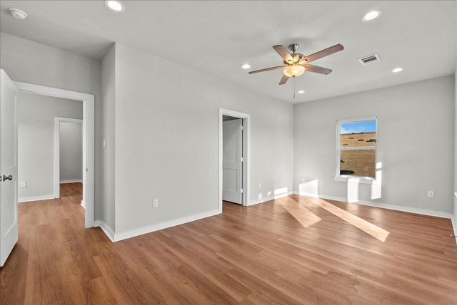 101 Grove Street, La Porte, TX 77571