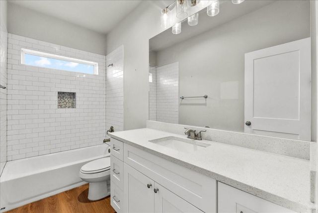 101 Grove Street, La Porte, TX 77571