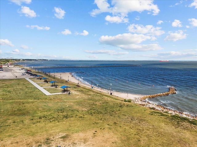 101 Grove Street, La Porte, TX 77571