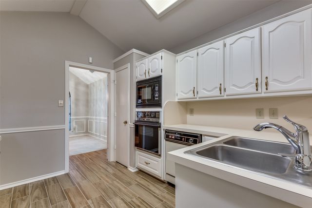 2003 Greenstone Trail, Carrollton, TX 75010