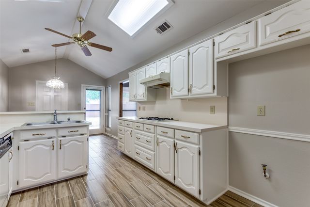 2003 Greenstone Trail, Carrollton, TX 75010