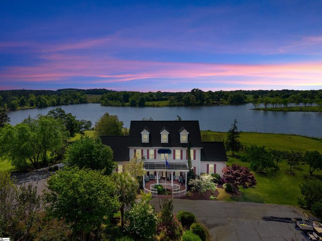 402 Nanaloo A Avenue, Waterloo, SC 29384