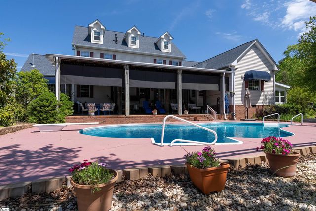 402 Nanaloo A Avenue, Waterloo, SC 29384