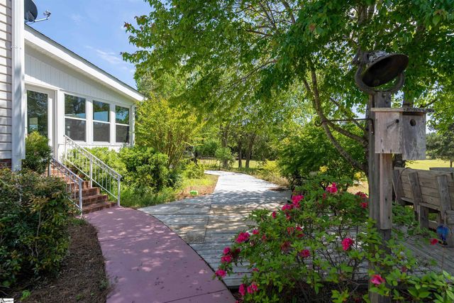 402 Nanaloo A Avenue, Waterloo, SC 29384