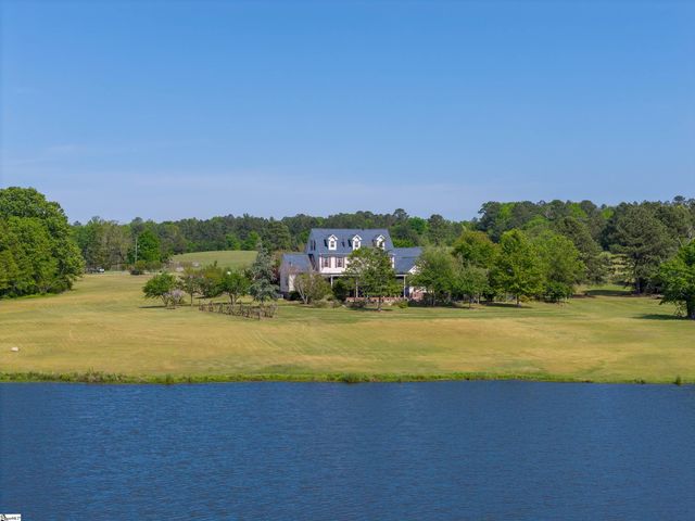 402 Nanaloo A Avenue, Waterloo, SC 29384