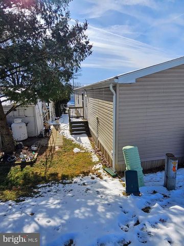 927 EMERALD ST, Ephrata, PA 17522