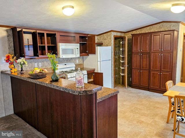 927 EMERALD ST, Ephrata, PA 17522