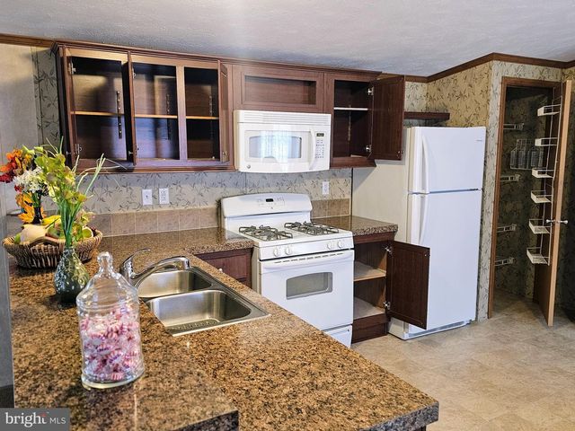 927 EMERALD ST, Ephrata, PA 17522