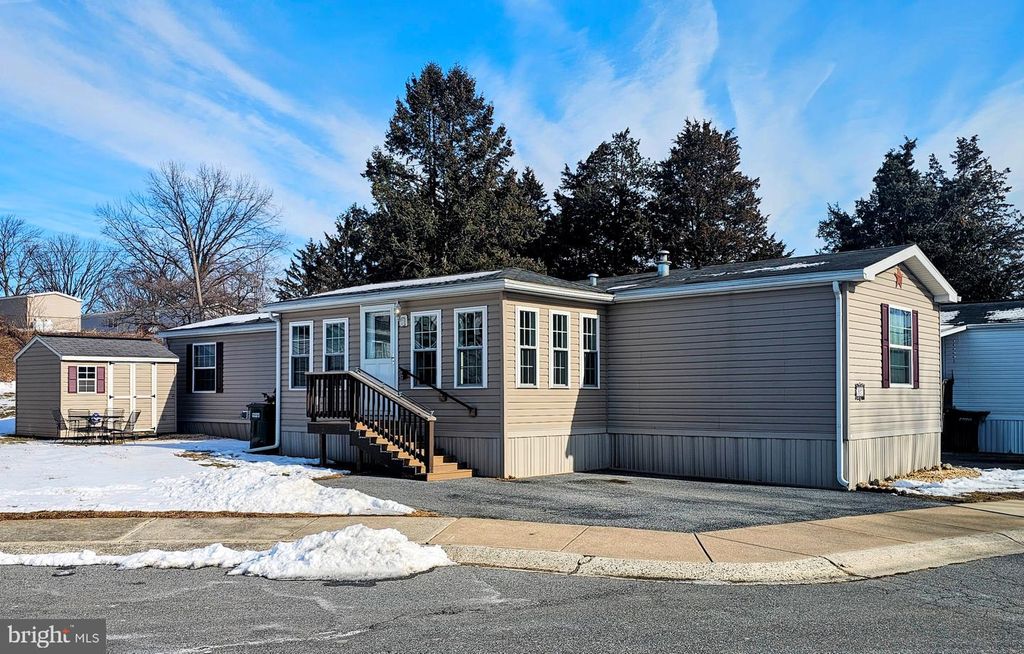 927 EMERALD ST, Ephrata, PA 17522