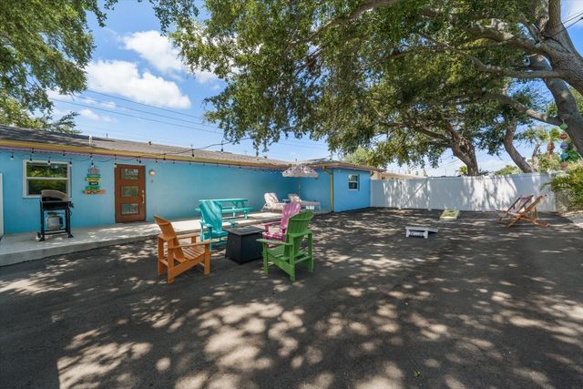 2050 W BAY DRIVE, Largo, FL 33770