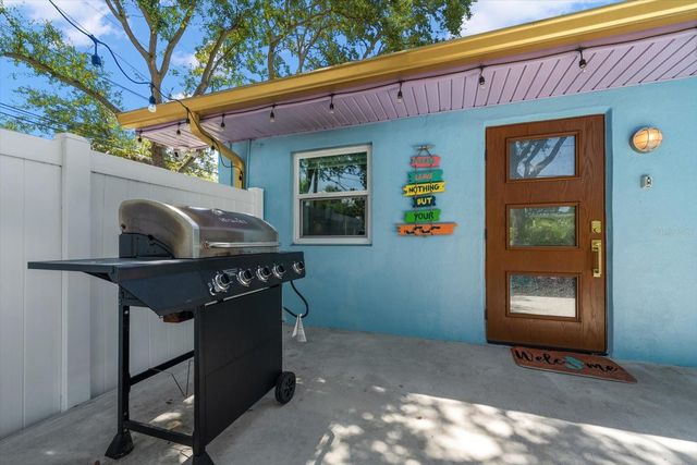 2050 W BAY DRIVE, Largo, FL 33770