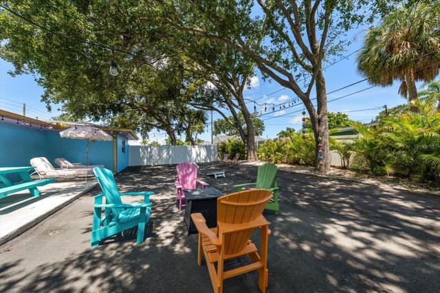 2050 W BAY DRIVE, Largo, FL 33770
