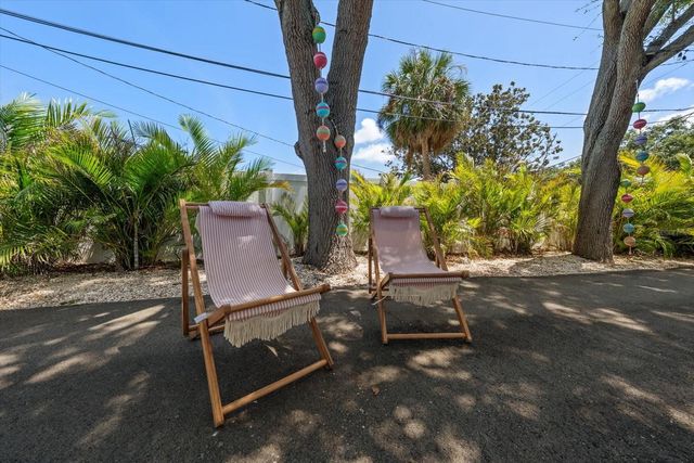 2050 W BAY DRIVE, Largo, FL 33770