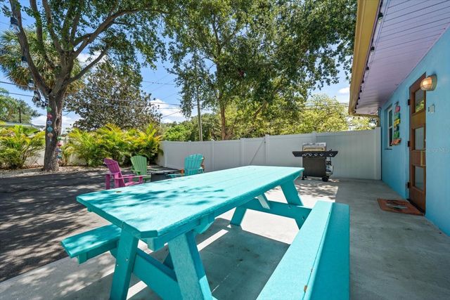 2050 W BAY DRIVE, Largo, FL 33770