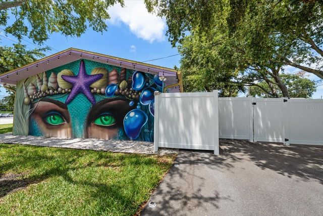 2050 W BAY DRIVE, Largo, FL 33770
