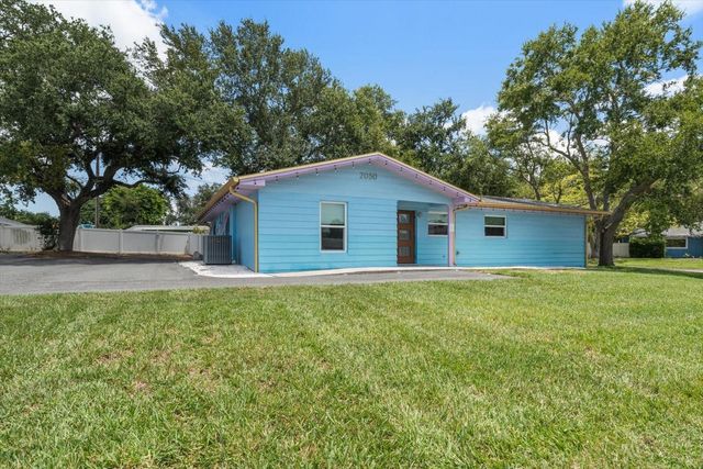 2050 W BAY DRIVE, Largo, FL 33770